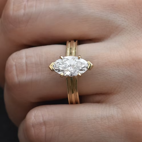 Diamante Labgrown 1.50ct corte Marquesa en diseño personalizado
